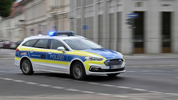Blaulichteinsatz der Polizei. (Symbolbild)
