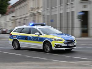 Blaulichteinsatz der Polizei. (Symbolbild)