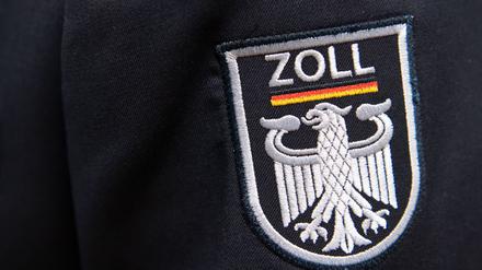 Der Zoll entdeckte in einem geheimen Raum unversteuerten Shishatabak. (Symbolbild)