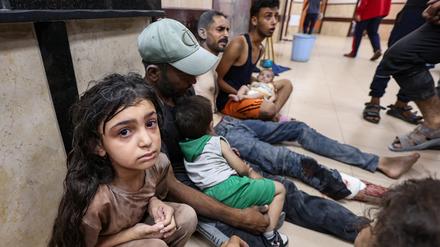Bisher konnten verletzte Palästinenser noch im Krankenhaus in der Stadt Deir al-Balah behandelt werden. Damit ist jetzt Schluss: Die Palästinenser müssen die Stadt verlassen. 