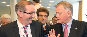 Der frühere brandenburgische Ministerpräsident Matthias Platzeck (SPD, links) und der russische Bahn-Chef Wladimir Jakunin im Mai bei einer Veranstaltung des deutsch-russischen Forums in Berlin