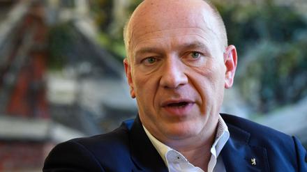 Berlins Regierender Bürgermeister Kai Wegner (CDU) hält am Weiterbau der Stadtautobahn fest. (Archivbild)