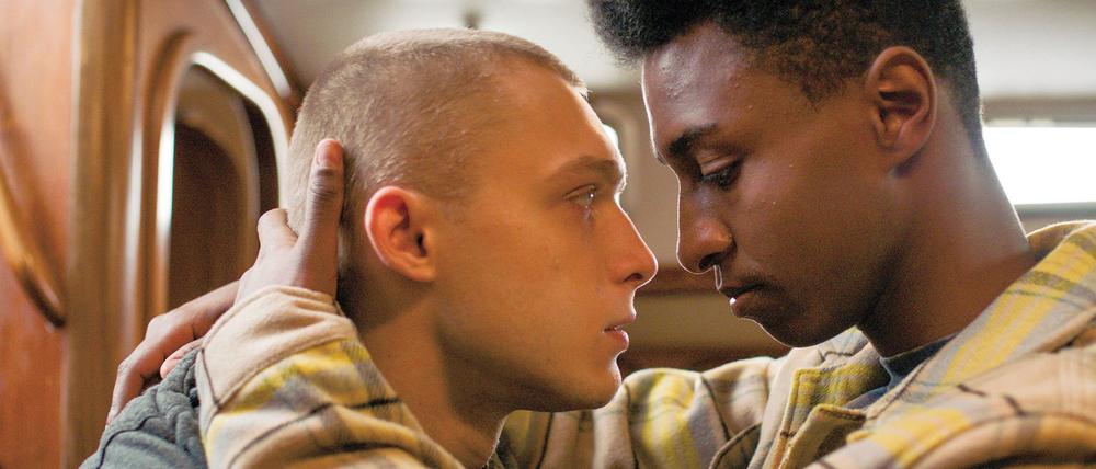 Der Liebe von Robert und Ivar stehen zahlreiche Hindernisse im Weg, zu sehen im Film „Norwegian Dream“.