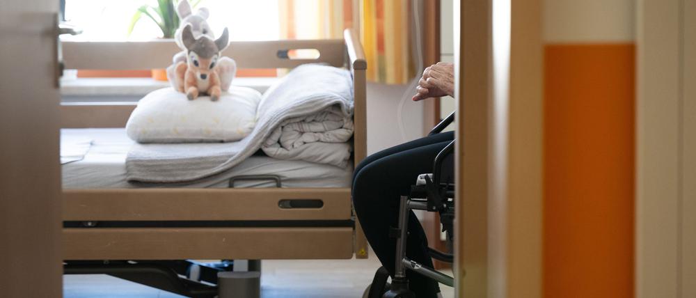 Heimplätze werden für Pflegebedürftige immer teurer. (Archivbild)