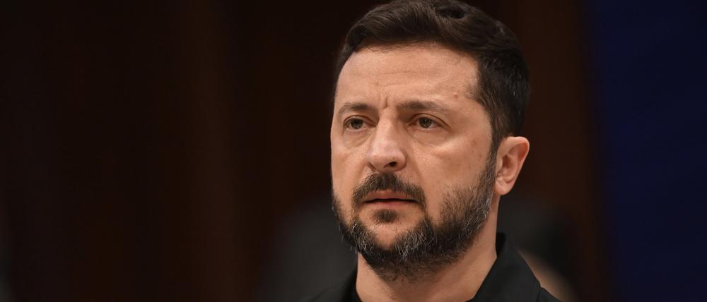 Der ukrainische Präsident Wolodymyr Selenskyj hält eine Rede vor dem Europarat, nachdem er ein Abkommen für ein Sondertribunal für Verbrechen gegen die Ukraine unterzeichnet hat.