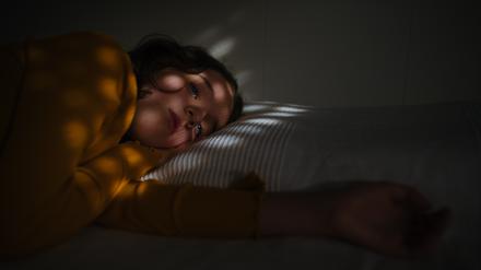 Manche ME/CFS-Patienten können nur in abgedunkelten Zimmern liegen.