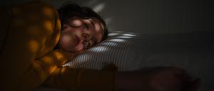 Manche ME/CFS-Patienten können nur in abgedunkelten Zimmern liegen.