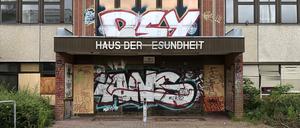 Das Haus der Gesundheit in Berlin-Hellersdorf steht seit zehn Jahren leer.