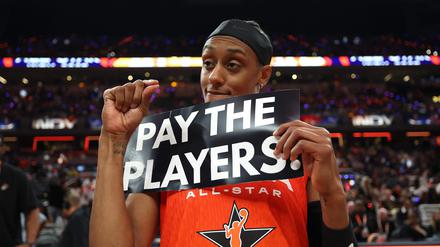 Brittney Sykes und viele weitere Spielerinnen protestierten beim All Star Game für eine bessere Bezahlung.