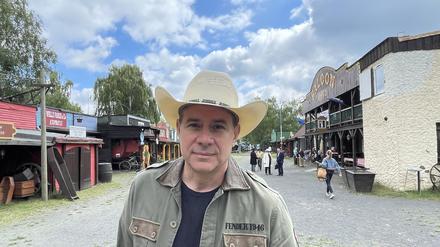 Sascha Vollmer von Boss Hoss in der Westernstadt. 