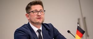 „Wir lassen uns nicht am Nasenring durch die Manege führen“, sagte der Brandenburger AfD-Landeschef René Springer. (Archivbild)