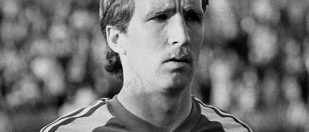 Der frühere walisische Fußball-Nationalspieler Joey Jones ist gestorben.
