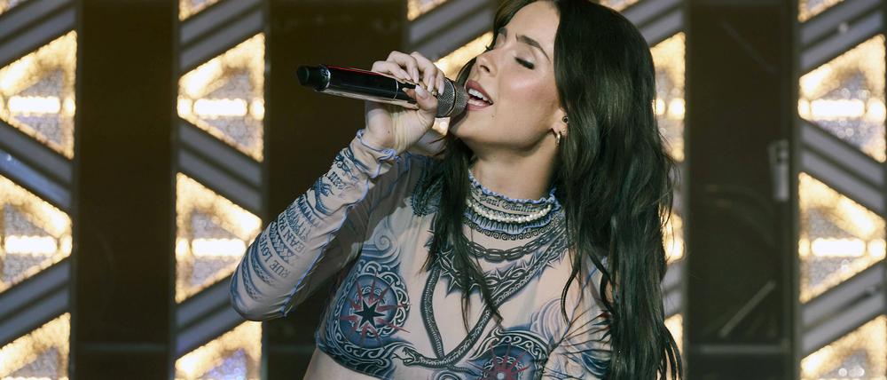 Stille statt Scheinwerfer: Lena Meyer-Landrut, hier beim Sommerfestival 2024, gönnt sich eine Auszeit vom Ruhm.