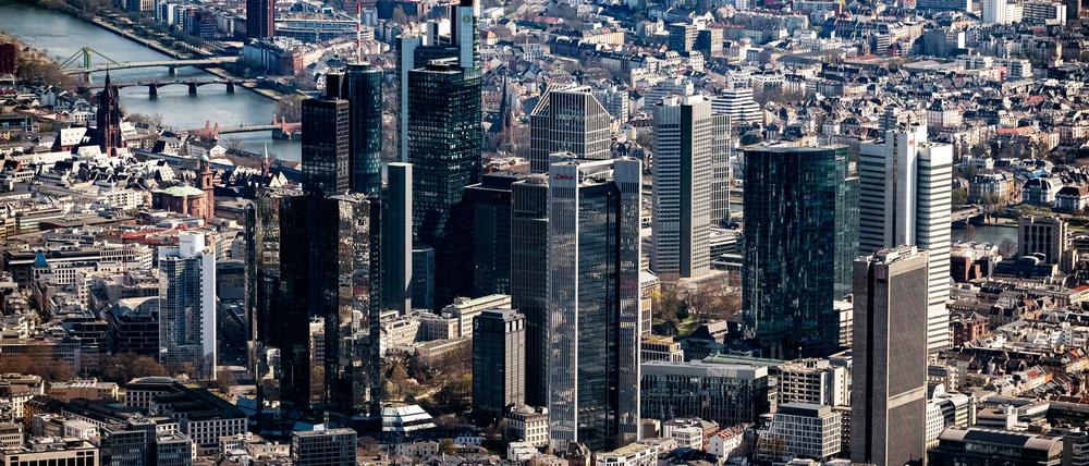 Banken-Skyline in Frankfurt: Mit Cum-Cum-Deals verursachten Banken geschätzt einen Steuerschaden in Milliardenhöhe. (Symbolbild)