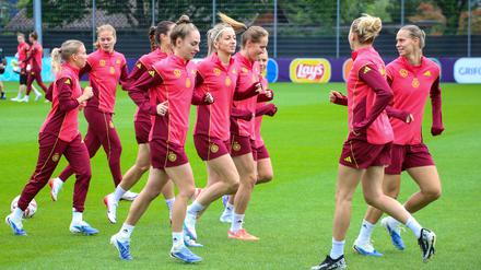 Sophia Kleinherne (3.v.l) könnte unter anderem im Halbfinale gegen Spanien eine wichtige Rolle spielen.