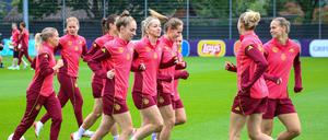Sophia Kleinherne (3.v.l) könnte unter anderem im Halbfinale gegen Spanien eine wichtige Rolle spielen.