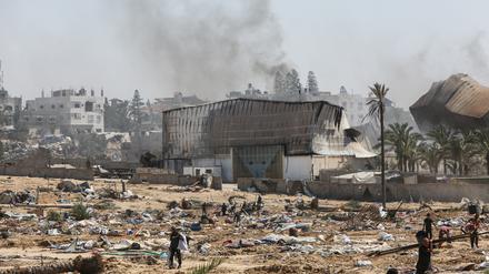Rauch steigt nach einem Angriff im Gaza-Streifen auf. 
