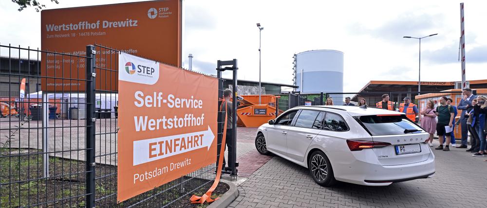 Der Wertstoffhof Drewitz kann nun auch ohne Personal genutzt werden, benötigt wird aber eine App.
