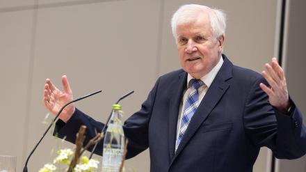 Verleihung der Ehrendoktorwürde der Medizinischen Fakultät der Universität Augsburg an Bayerns Ministerpräsident a.D. Horst Seehofer (CSU)