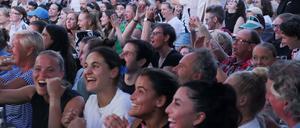 Public Viewing im BRLO Biergarten