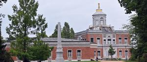 Die Veranstaltung „Königliches Leuchten“ findet im Neuen Garten statt. Im Palmensaal wird Cello gespielt.