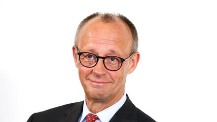 Bundeskanzler Friedrich Merz (CDU) spricht in der Medizinischen Hochschule Hannover (MHH). 