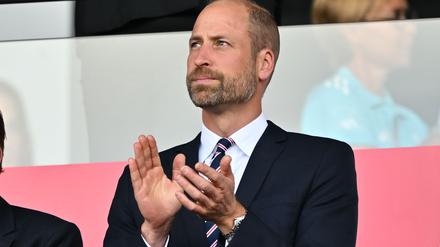 Schon in der Vorrunde unterstützte Prinz Wiliiam die englischen Fußballfrauen beim 4:0-Sieg gegen die Niederlande im Stadion. Beim Finale wird er auch vor Ort sein.