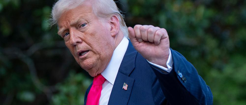 Trump gibt einen neuen Japan-Deal bekannt.