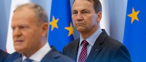 Außenminister Radoslaw Sikorski (r.) wird Vize von Premierminister Donald Tusk. 