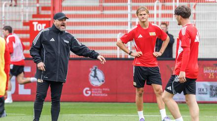 Steffen Baumgart wird die Profis des 1. FC Union im Trainingslager intensiv fordern.