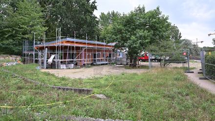 Am neuen Standort des Integrationsgartens am Falkenhorst wird ein Vereinsheim errichtet. Der Umzug des Gartens soll im Herbst erfolgen.