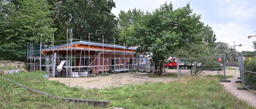 Am neuen Standort des Integrationsgartens am Falkenhorst wird ein Vereinsheim errichtet. Der Umzug des Gartens soll im Herbst erfolgen.