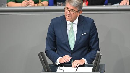 Kulturstaatsminister Wolfram Weimer sorgt sich um die deutsche Filmwirtschaft. (Archivbild)