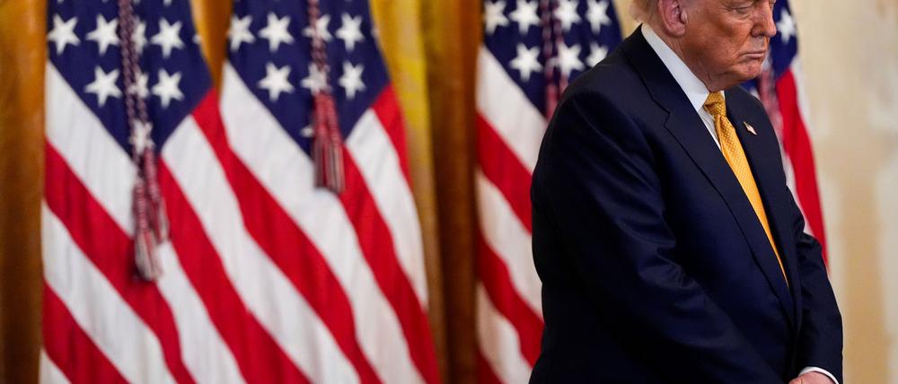 Steht in der Affäre um den Sexualstraftäter Epstein seit Tagen unter Druck - US-Präsident Donald Trump.