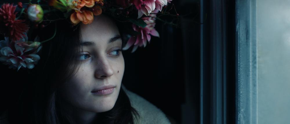 Albina Korzh als Oxana.