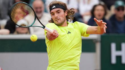 Stefanos Tsitsipas hatte den ehemaligen Wimbledonsieger Goran Ivanisevic erst Ende Mai zum Start der Gras-Saison in sein Team geholt. (Archivbild)