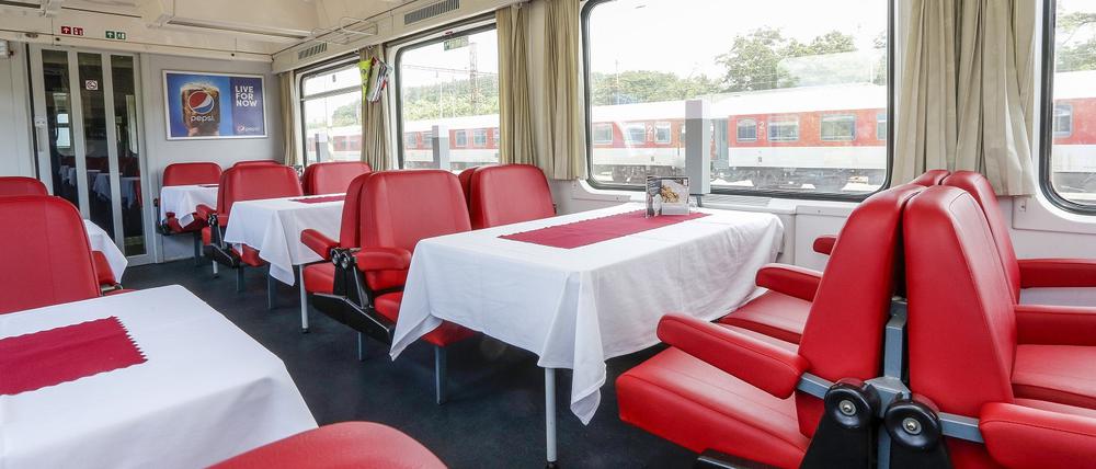 Der Speisewagen der Eurocity-Züge zwischen Prag und Hamburg, den die tschechischen Bahnen betreiben.