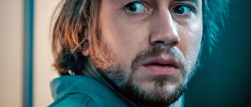Im Mysteryfilm „Das unsichtbare Wesen“ erlebt Damien das Grauen in seiner eigenen Wohnung.