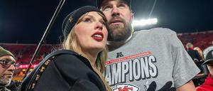 Footballstar Travis Kelce (35) und seine Freundin Taylor Swift (35) gibt es auf Instagram nun auch ein paar Mal privat. (Archivbild)