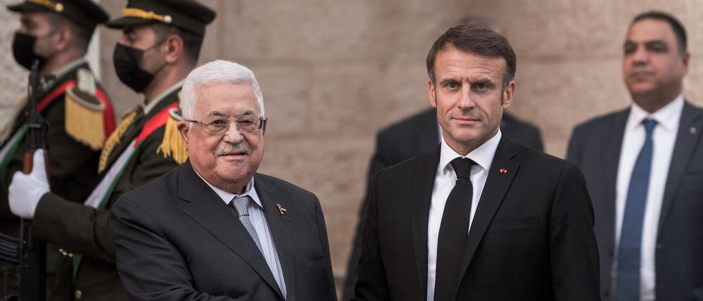 Präsident Macron hat dem palästinensischen Präsidenten Mahmoud Abbas mitgeteilt, dass Frankreich Palästina bei der Vollversammlung der UN im September anerkennen wird (Archivbild von 2024).