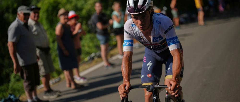  Tour-Aus während der 14. Etappe: Der Belgier Remco Evenepoel.