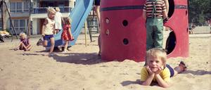 Kinderbetreuung in der ehemaligen DDR. Eine Folge: Frauen in Ostdeutschland bekommen heute höhere Renten als im Westen. 