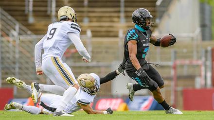 Für Berlin Thunder (weiße Trikots, hier gegen die Munich Ravens) sieht es derzeit auf mehreren Ebenen nicht gut aus.