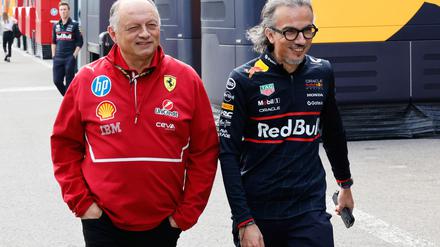 Laurent Mekies (r), hier neben Ferrari-Teamchef Frederic Vasseur, ist der neue Boss von Red Bull Racing.