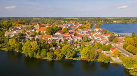 Der Ferienstart im malerisch gelegenen Lychen in der Uckermark wird von der Abschiebung der Familie mit vier Kindern überschattet.