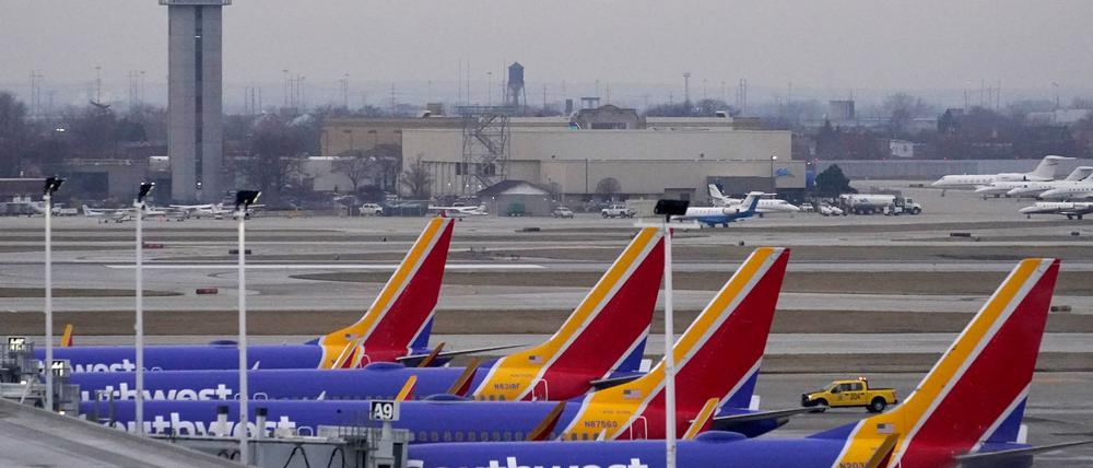 Eine Maschine der US-Fluggesellschaft Southwest Airlines ist plötzlich in einen Sinkflug gegangen - zwei Besatzungsmitglieder wurden verletzt. (Archivfoto)