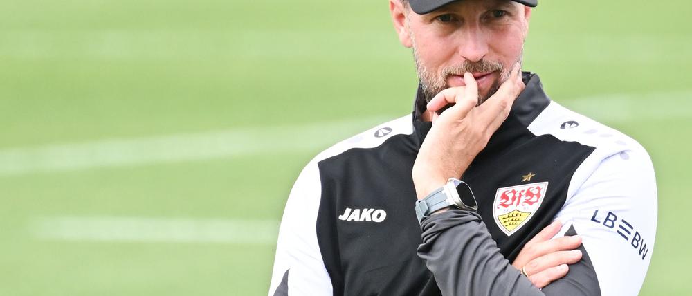 VfB-Trainer Sebastian Hoeneß hofft auf die Verpflichtung von Real-Talent Chema Andres.