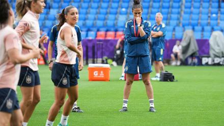 Spaniens Trainerin Montse Tomé beim Abschlusstraining vor dem Finale. 