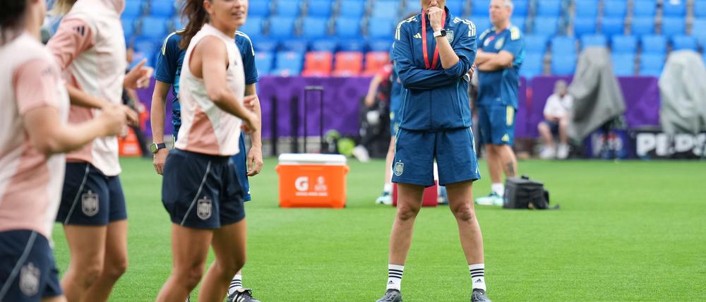 Spaniens Trainerin Montse Tomé beim Abschlusstraining vor dem Finale. 