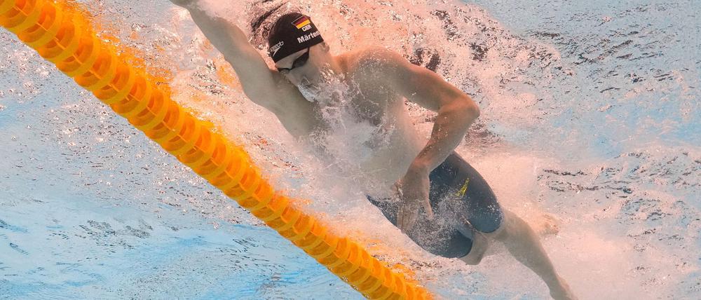 Lukas Märtens hat bei der WM souverän das Finale über 400 Meter Freistil erreicht.